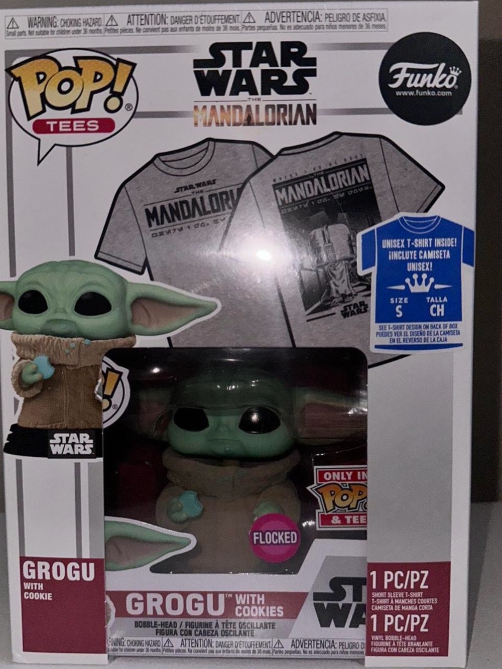 Funko Pop! Tees Star Wars The Mandalorian Grogu Flocked Figure with T-Shirt